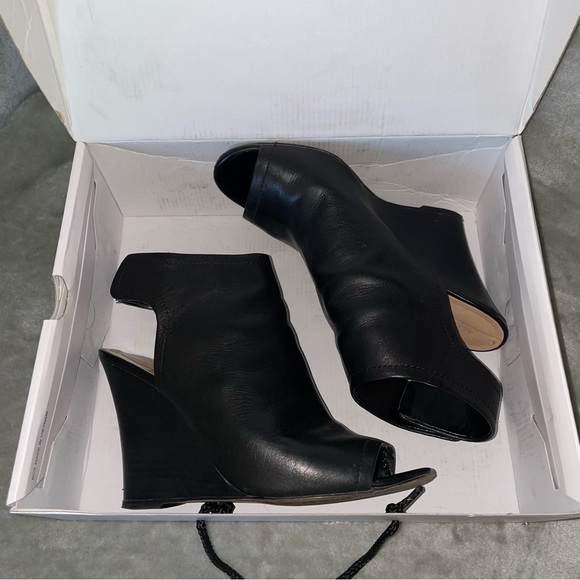 Aldo Joost Black Leather Wedge Open Toe Ankle Bootie Size 8.5 - Picture 10 of 11